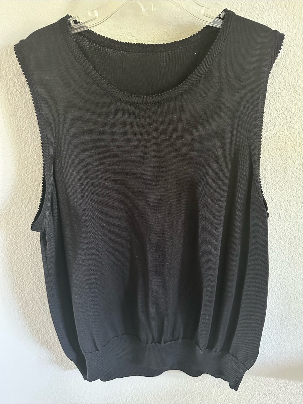 Classic Black Sleeveless Knit Top 100% silk